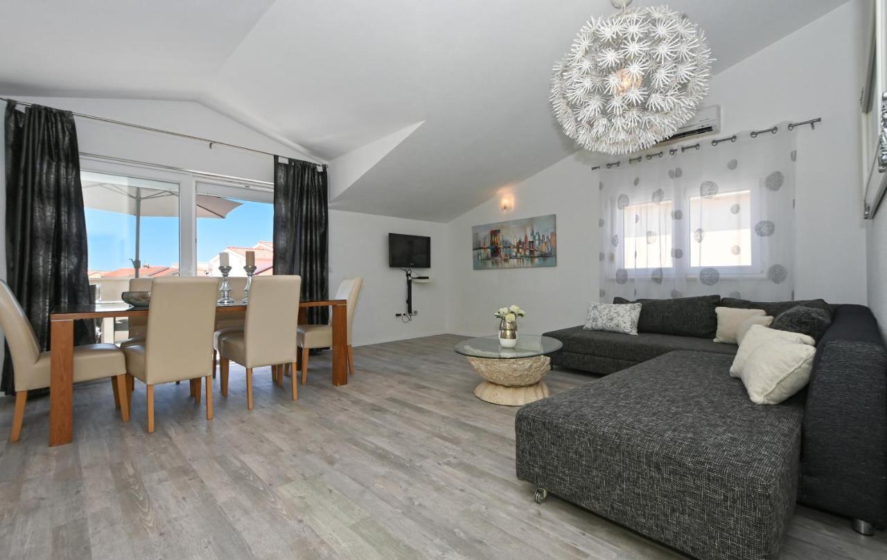 Apartments Villa Filip Trogir Eksteriør billede